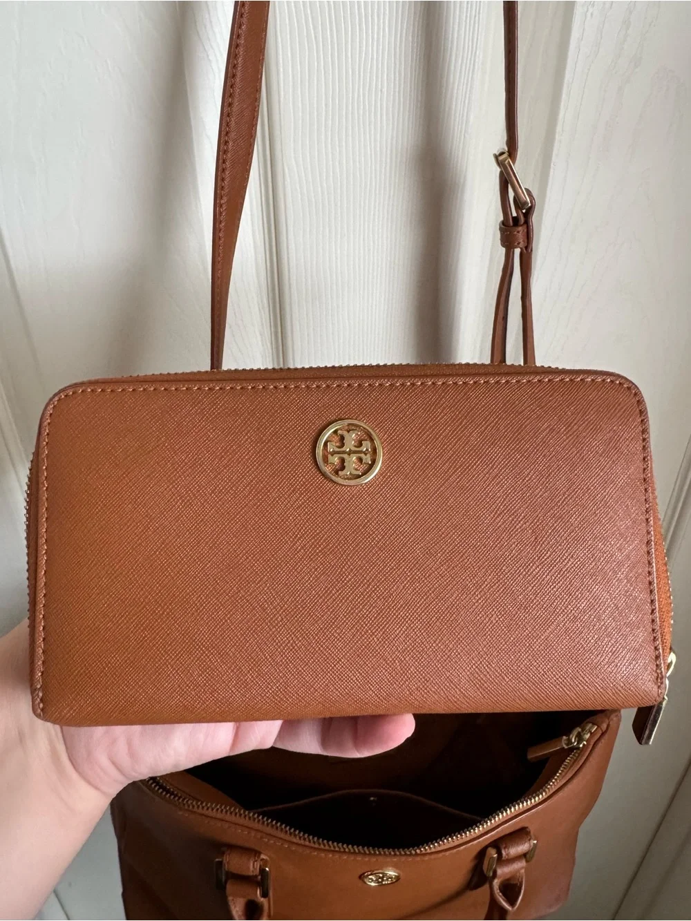 Tory Burch Zip Around Wallet